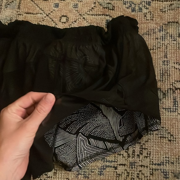 Lululemon athletic shorts - Picture 6 of 7